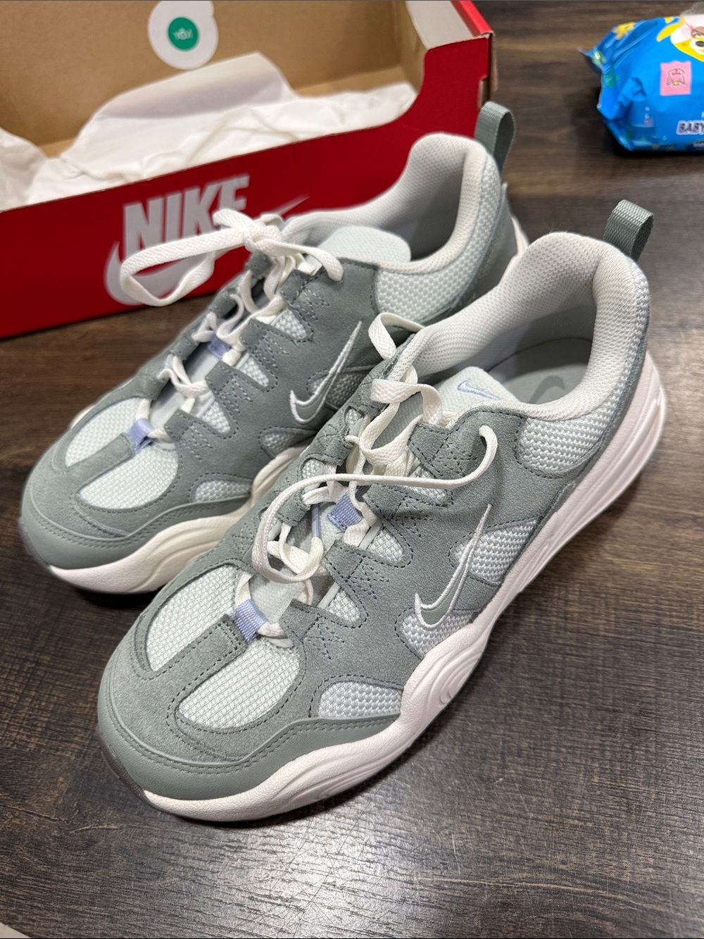 Nike e tech Hera Sneakers light silver/mica green sail 8.5